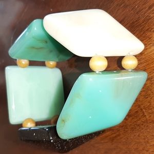 Lucite chunky stretch bracelet